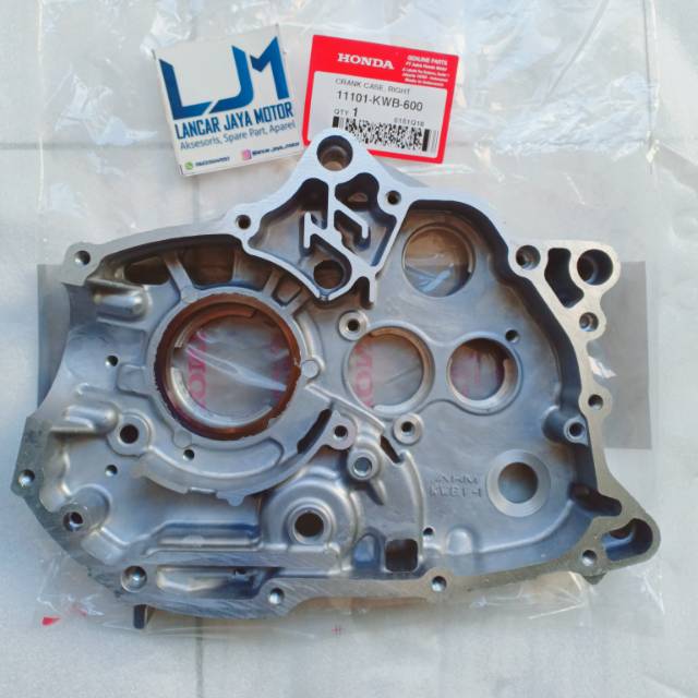 CRANKCASE KALTER KANAN REVO FI BLADE 11101-KWB-600  11101KWW740 ORIGINAL AHM