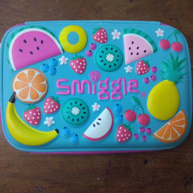 

SMIGGLE HARD TOP PENCIL CASE