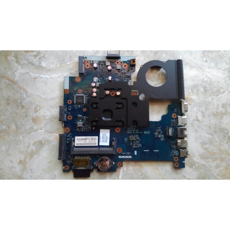 MOTHERBOARD LAPTOP HP 14-r205TU ZS040 LA-A995P