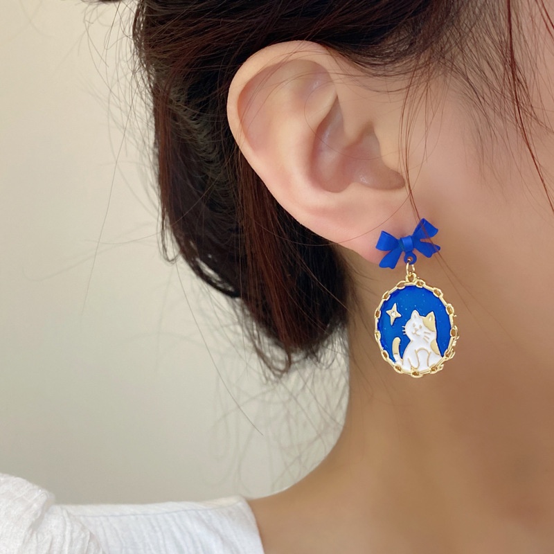 Anting Tusuk Gantung Desain Telinga Kucing + Pita Biru Gaya Elegan / Hipster Untuk Wanita