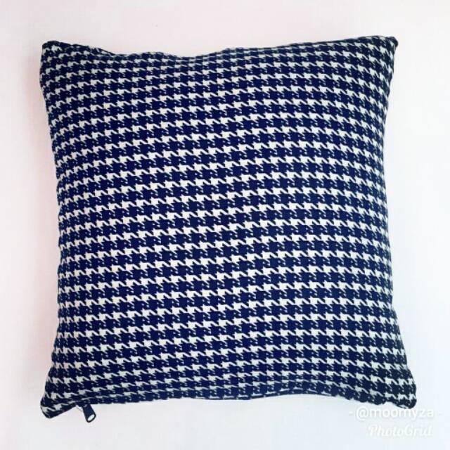 Sarung bantal sofa cushion monochrome hitam putih modern minimalis