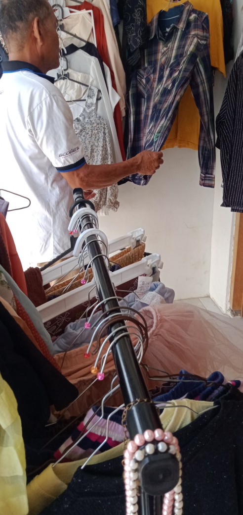 Gantungan Atau Hanger Laundry Plastik Putih