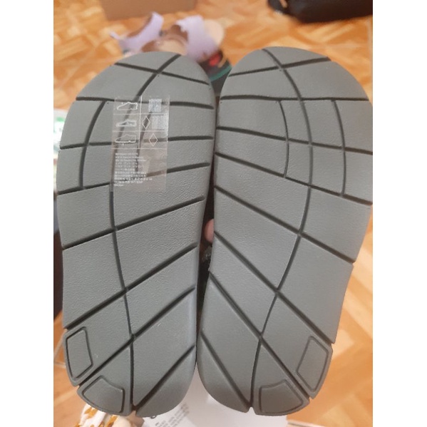 Sandal H&amp;M Jurassic World Green