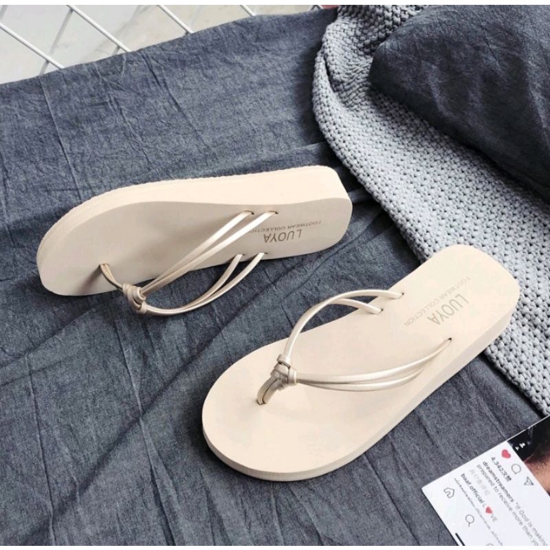 SANDAL WEDGES JEPIT LUOYA WANITA