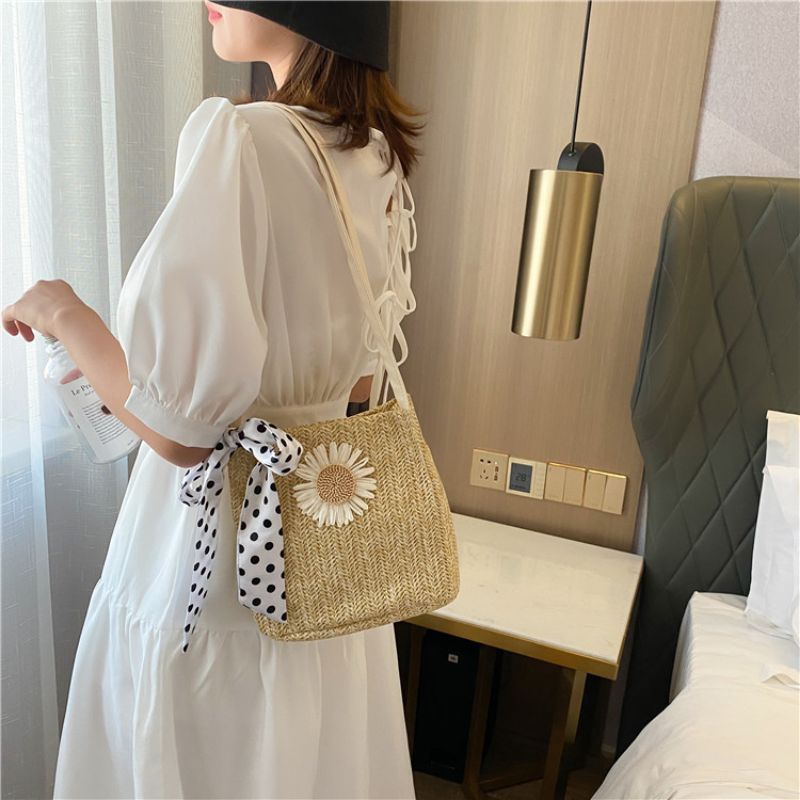 Drozenb Tas Tote Wanita Bahan Anyam Jerami Model Korea/Totebag Fashion Korea Bahan Anyaman Motif Bunga/Tas Anyaman Korea Motif Lace/Tas Pantai Korea