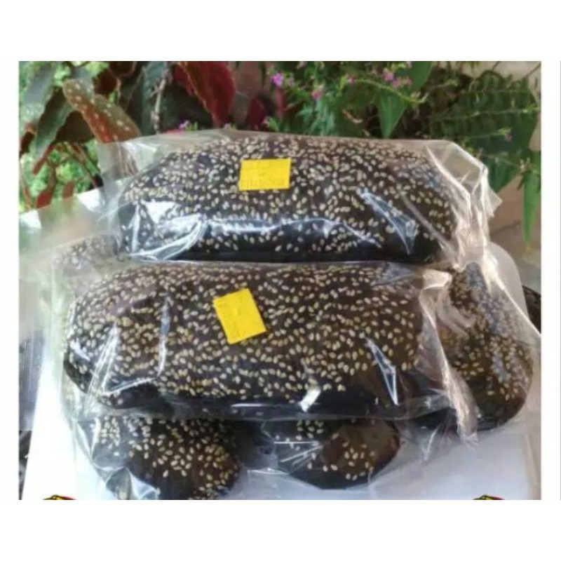 

roti hotdog besar warna hitam