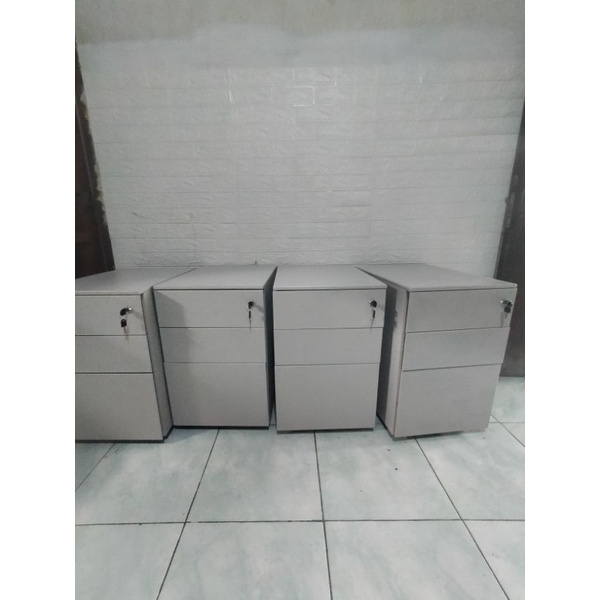 nakas besi/ laci dorong beroda full besi