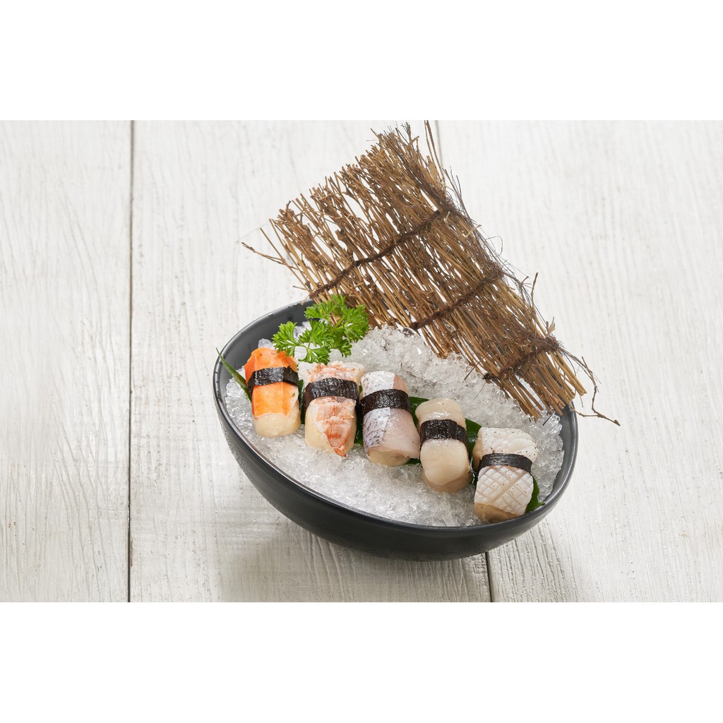 

HOMEMADE MIXED FISH PASTE SUSHI