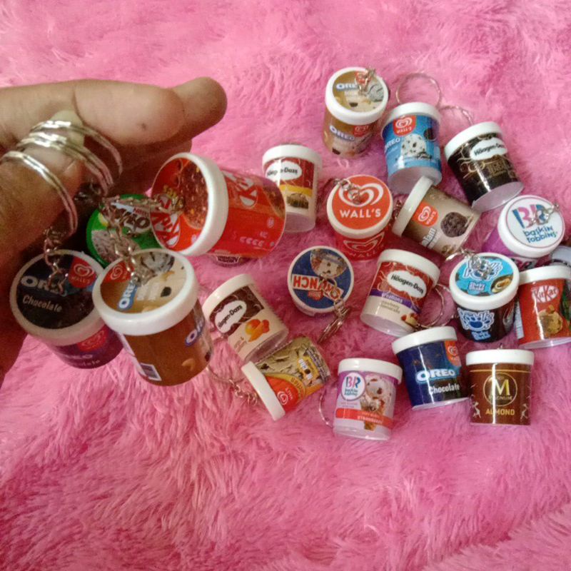 kay20 - Gantungan kunci unik cup ice cream toples murah souvenir viral-5