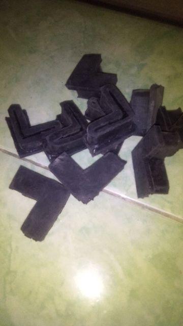Karet Siku 3cmx3cm Meja Kursi Interior Ranjang Tempat Tidur Teknik.