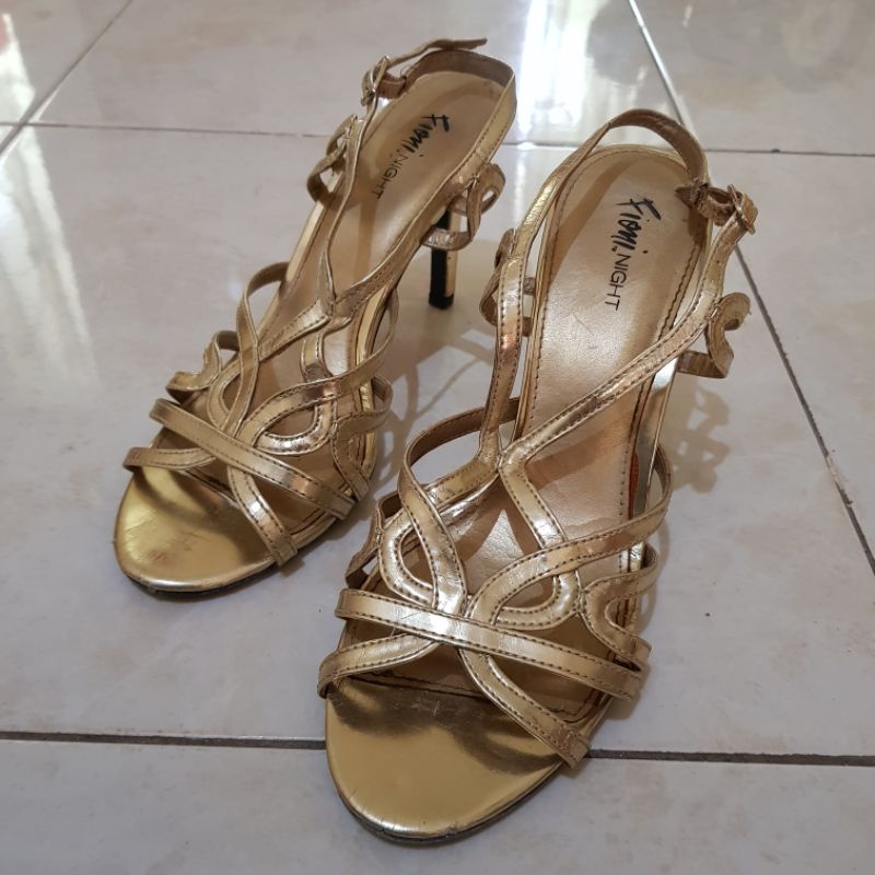 Preloved sepatu pesta high heels fioni warna gold (ex- payless store) SALE DISKON