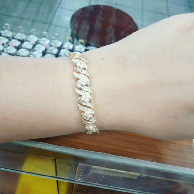 Gelang lilit Berlian medan