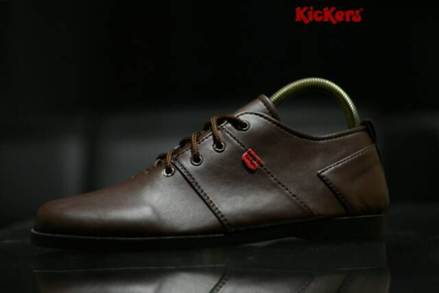 Sepatu kickers pria casual kerja terlaris