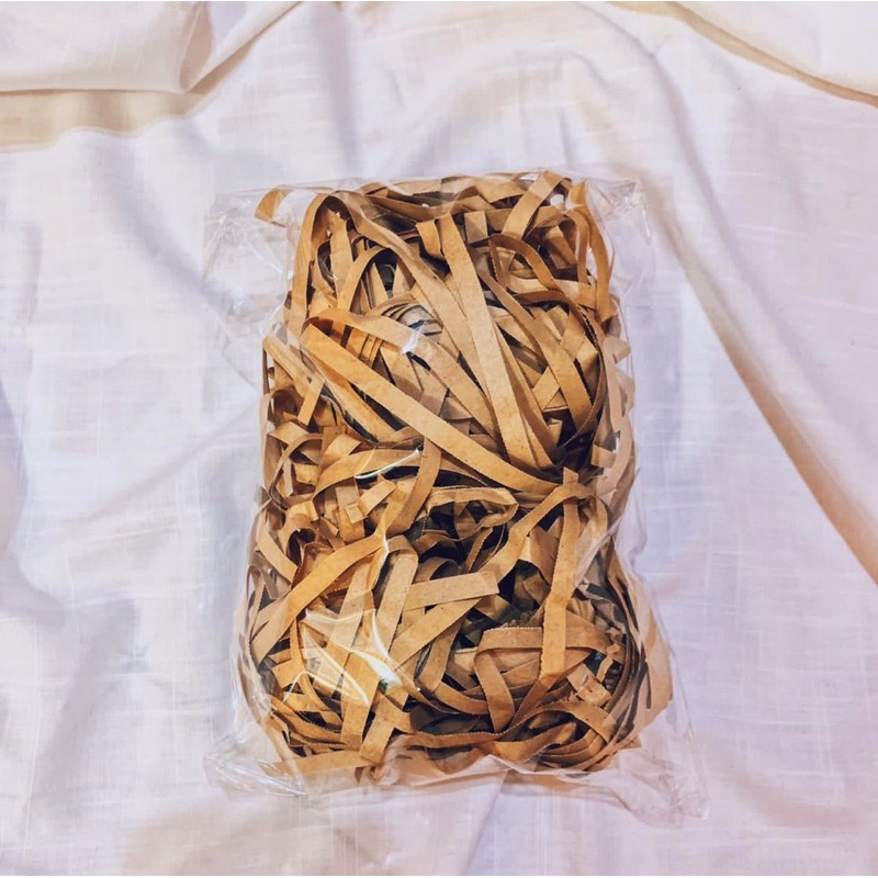 

KERTAS SUWIR/KERTAS POTONG/ SHREDDED PAPER / KERTAS UNTUK ISI BOX HAMPERS