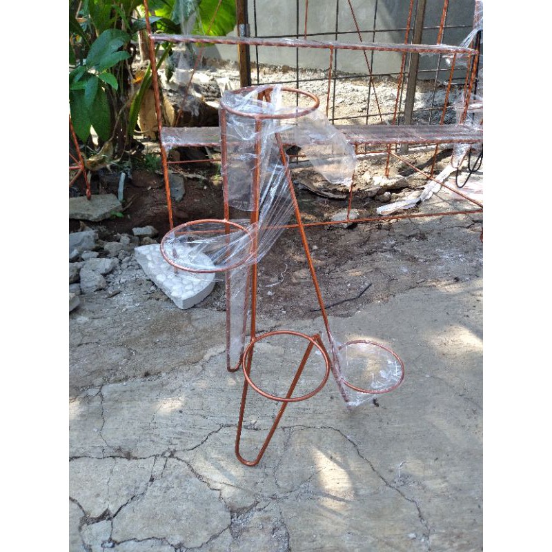 rak besi, rak tanaman, rak pot tinggi 50cm, rak besi lubang 4, rak tanaman hias