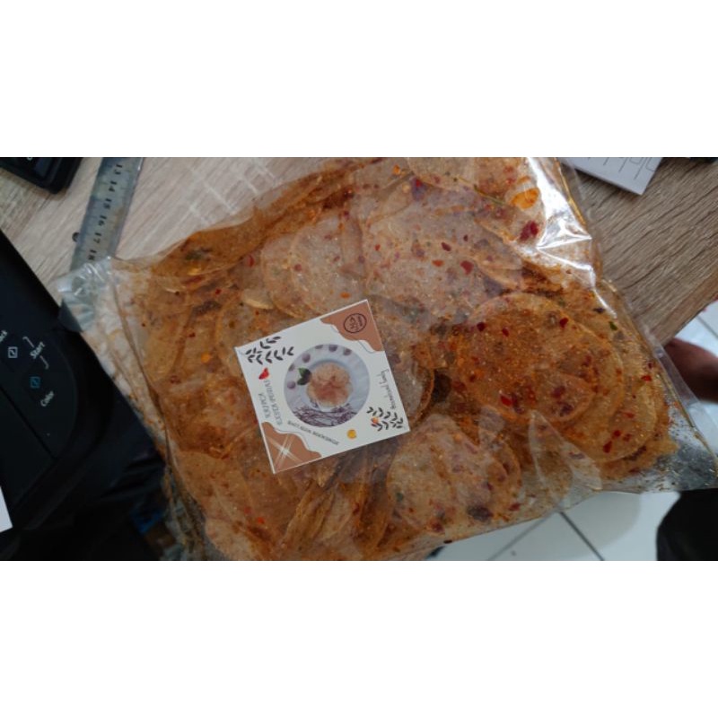 

kripca/kripik kaca pedas daun jeruk ukuran 500gram