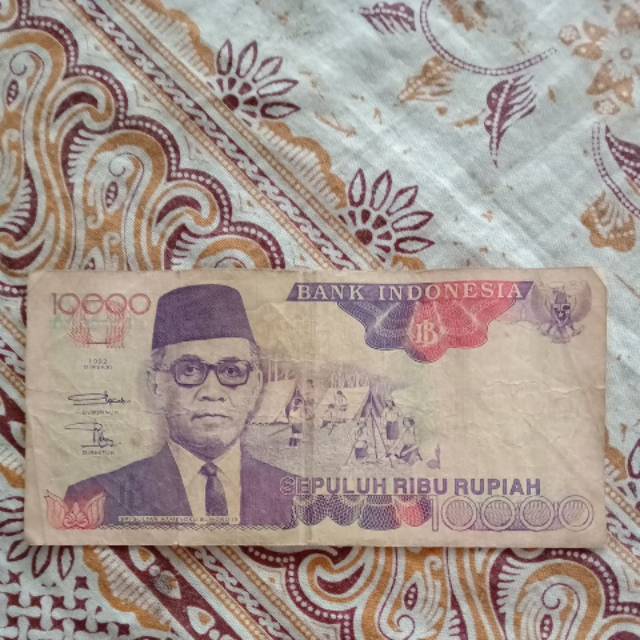 Uang 10000 lama keluaran tahun 1992