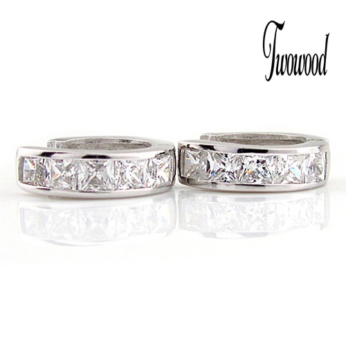 Anting Hoop Bentuk Bulat Persegi Kecil Lapis Perak Aksen Berlian Imitasi Untuk Pria