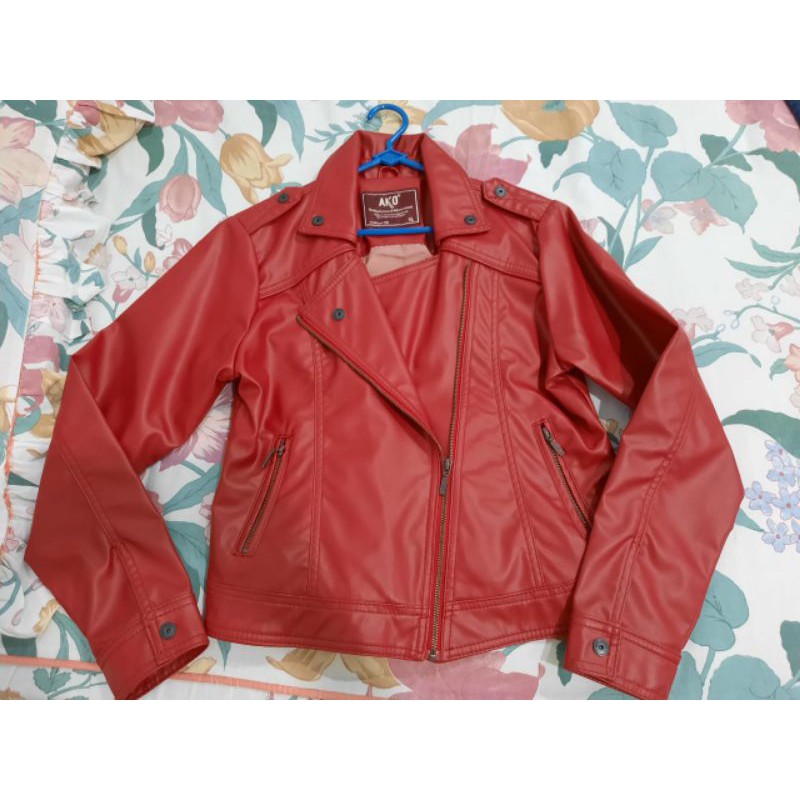 Jaket kulit wanita merah merk AKO