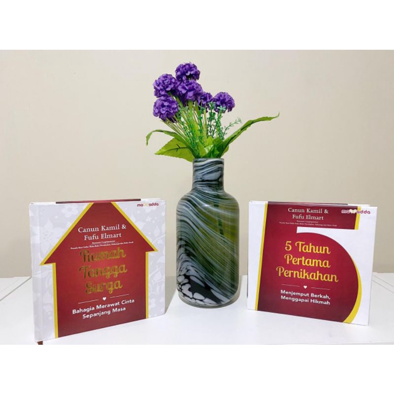 SAKEENA MAWADDA - Buku “Rumah Tangga Surga” dan “5 Tahun Pertama Pernikahan”