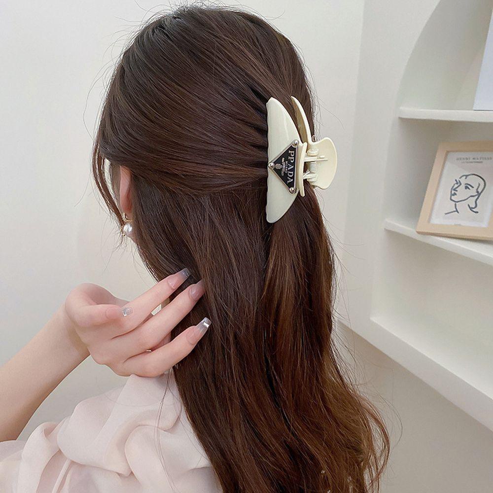 Needway   Wanita Cakar Rambut Elegan Retro Huruf Jepit Rambut Segitiga Akrilik Ponytail Holder