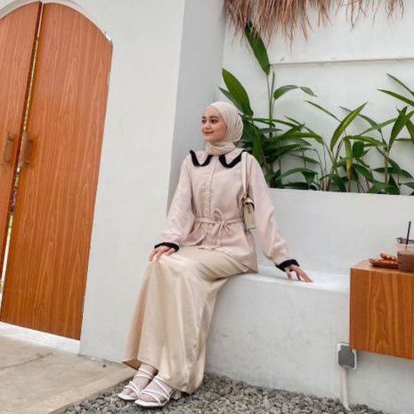 Reisa Baju Atasan Blouse Kemeja Wanita Casual Korean Style Kekinian Hitam Lengan Panjang Sisters Korea Import Polos Balon Murah Crop Terbaru Perempuan-3