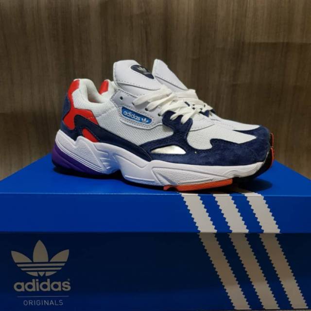 ADIDAS FALCON