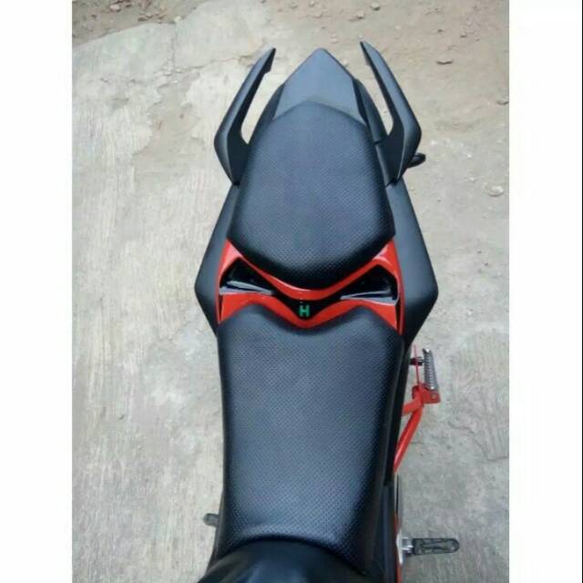 Split siter +jok pisah cb150r facelift
