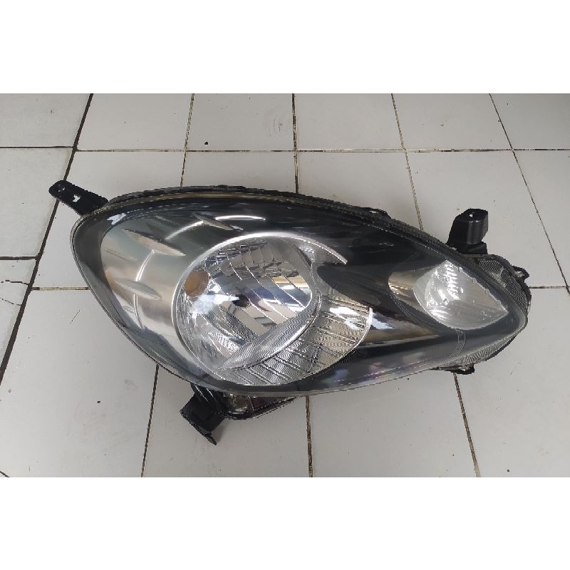 Headlamp lampu depan Honda Brio Mobilio 2014