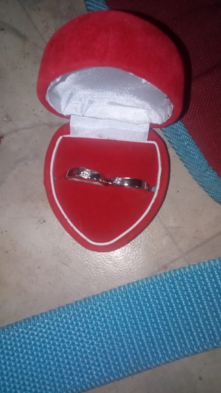 Kotak Cincin Bludru Bentuk Love Buat Tunangan Atau Nikahan Dan Juga Buat Nyimpan Perhiasan