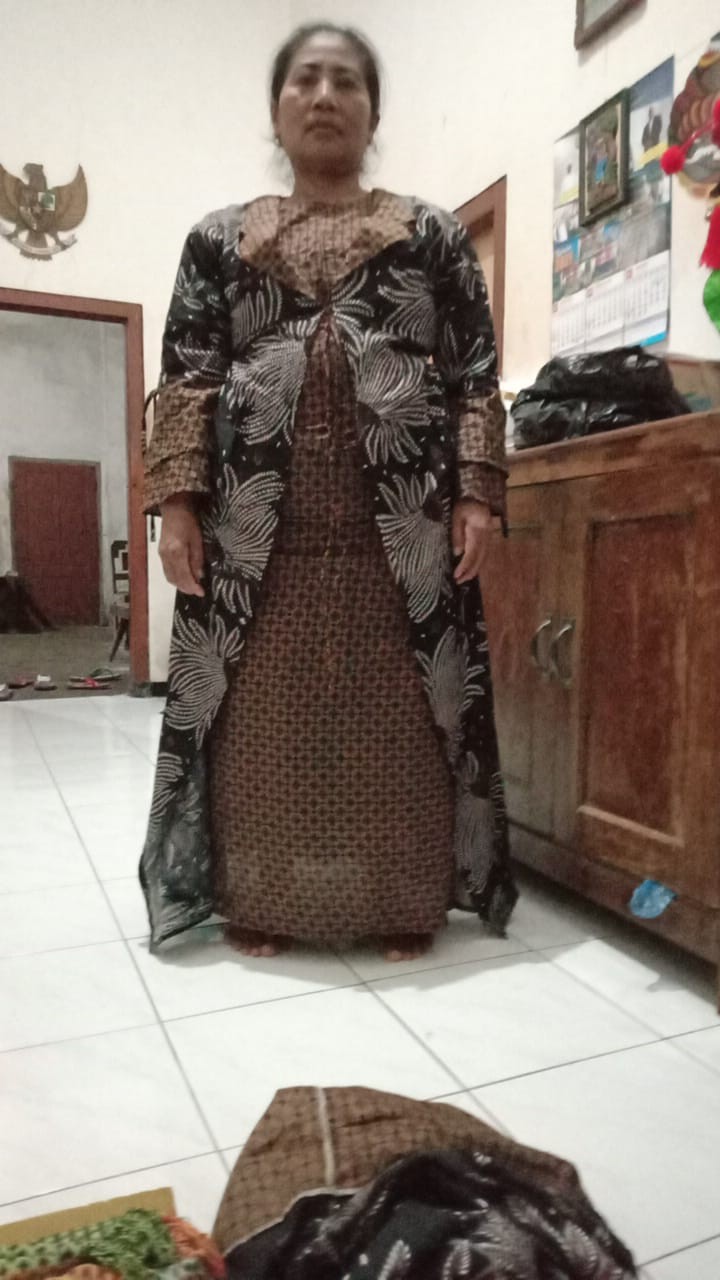 Baju Batik Couple Keluarga Jazzy Modern Pari Iket Hitam