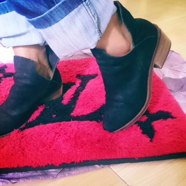 Sepatu boots zara