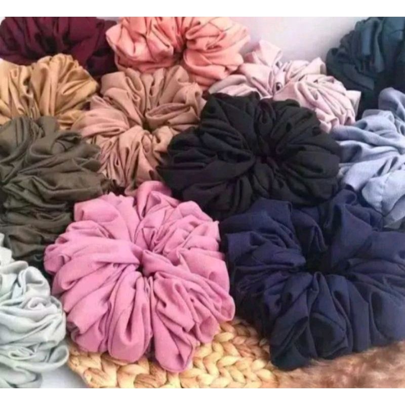 ikat rambut, scrunchie .(UK sedang),Cepol rambut bahan satin