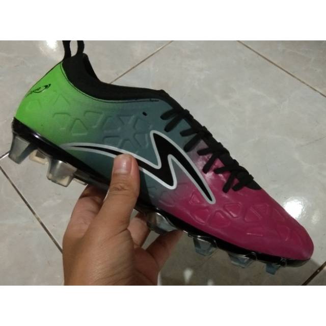 sepatu bola specs swervo inertia