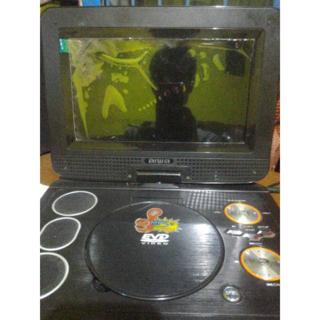 dvd portable  player AIWA 7inc