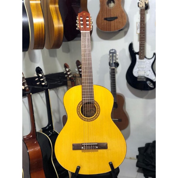 GITAR YAMAHA CLASSIC CUSTOM
