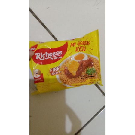

richeese mie goreng keju