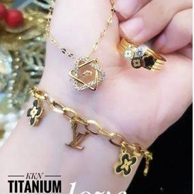 TiTanium set perhiasan wanita J11