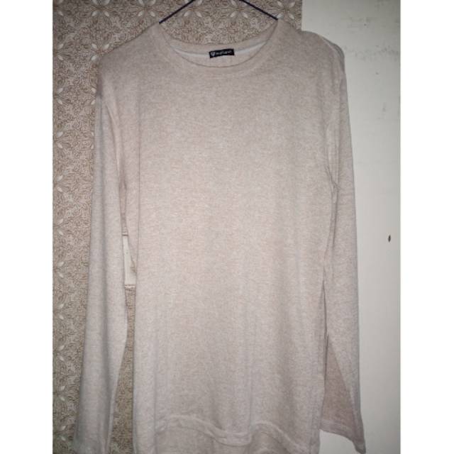 Kaos Tangan Panjang Mallawi Cream Misty Preloved