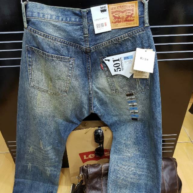Celana Levis 501 wash import original