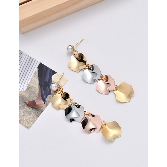 LRC Anting Tusuk Fashion Golden Short Contrast Artificial pearl Leaf Tassel Earrings D46042