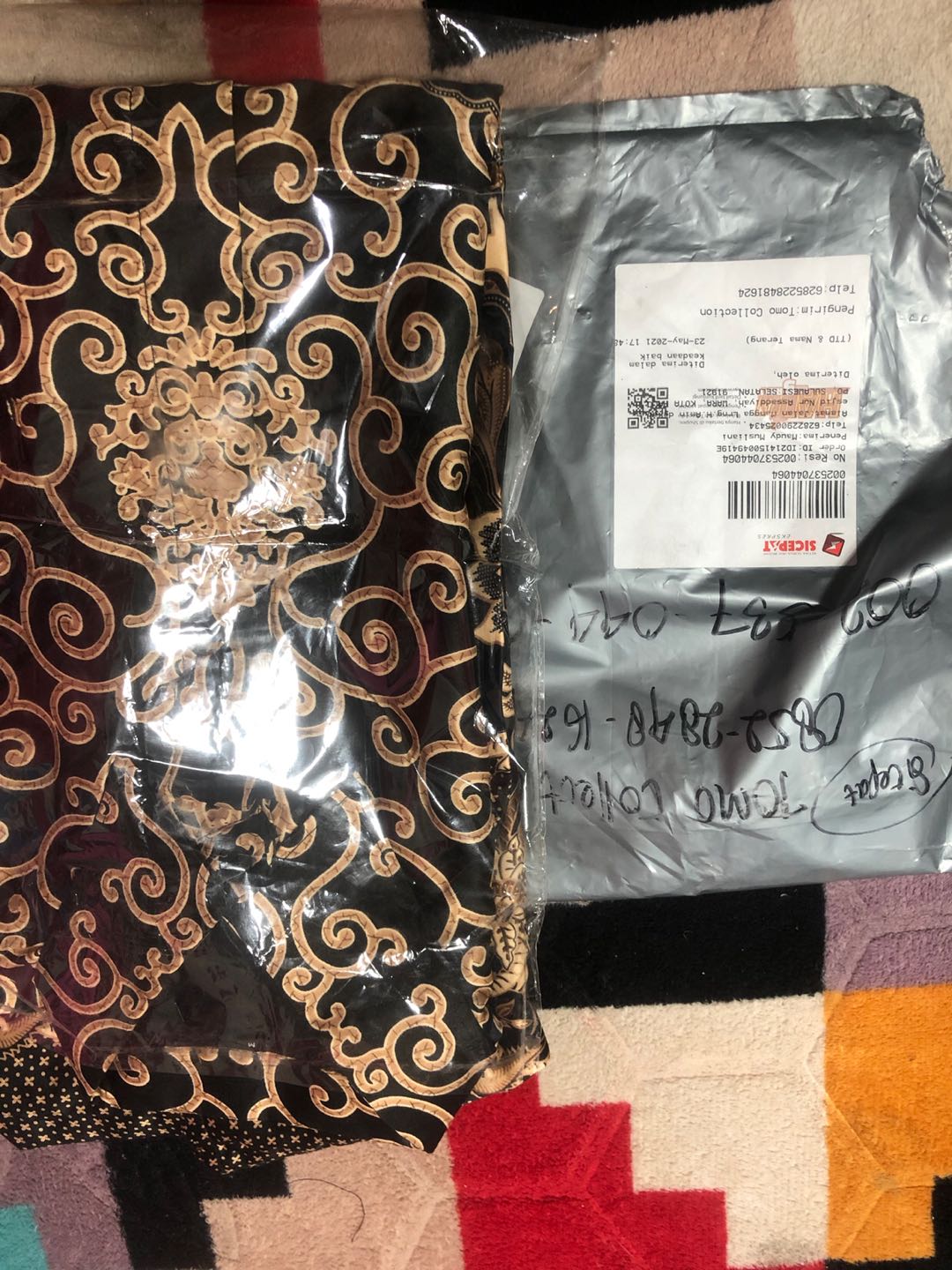 Baju Batik Pria Semi Sutra Kemeja Lengan Panjang M L Xl Motif Elegan #kemeja #pria #batik #sutera