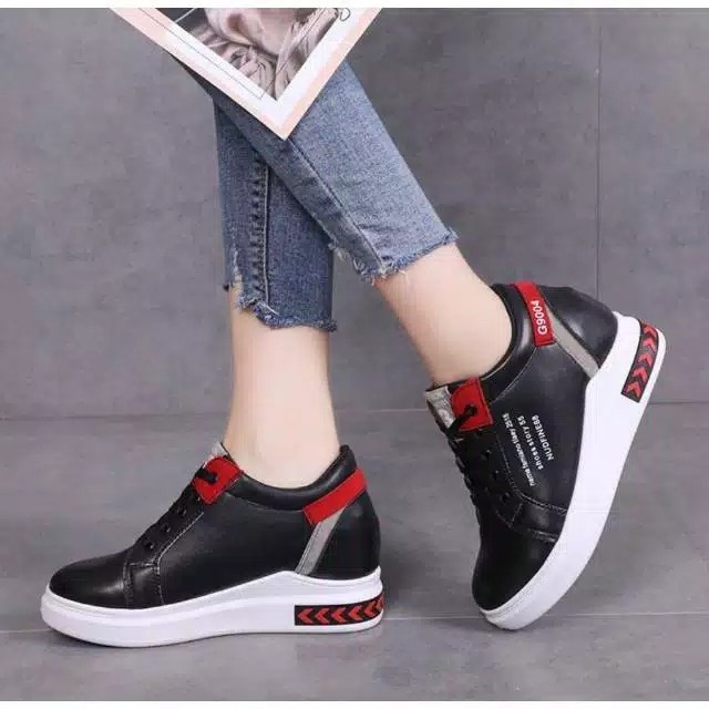 Sepatu Sneakers Tali Wanita Spatu Kets Cewek Casual Olahraga Joging Gaya Perempuan Kekinian Korea Import Terbaru Awet Original Sport Sekolah Premium Mewah Produk Lokal Murah Kualitas Terbaik Simple Putih Hitam Kanvas-1