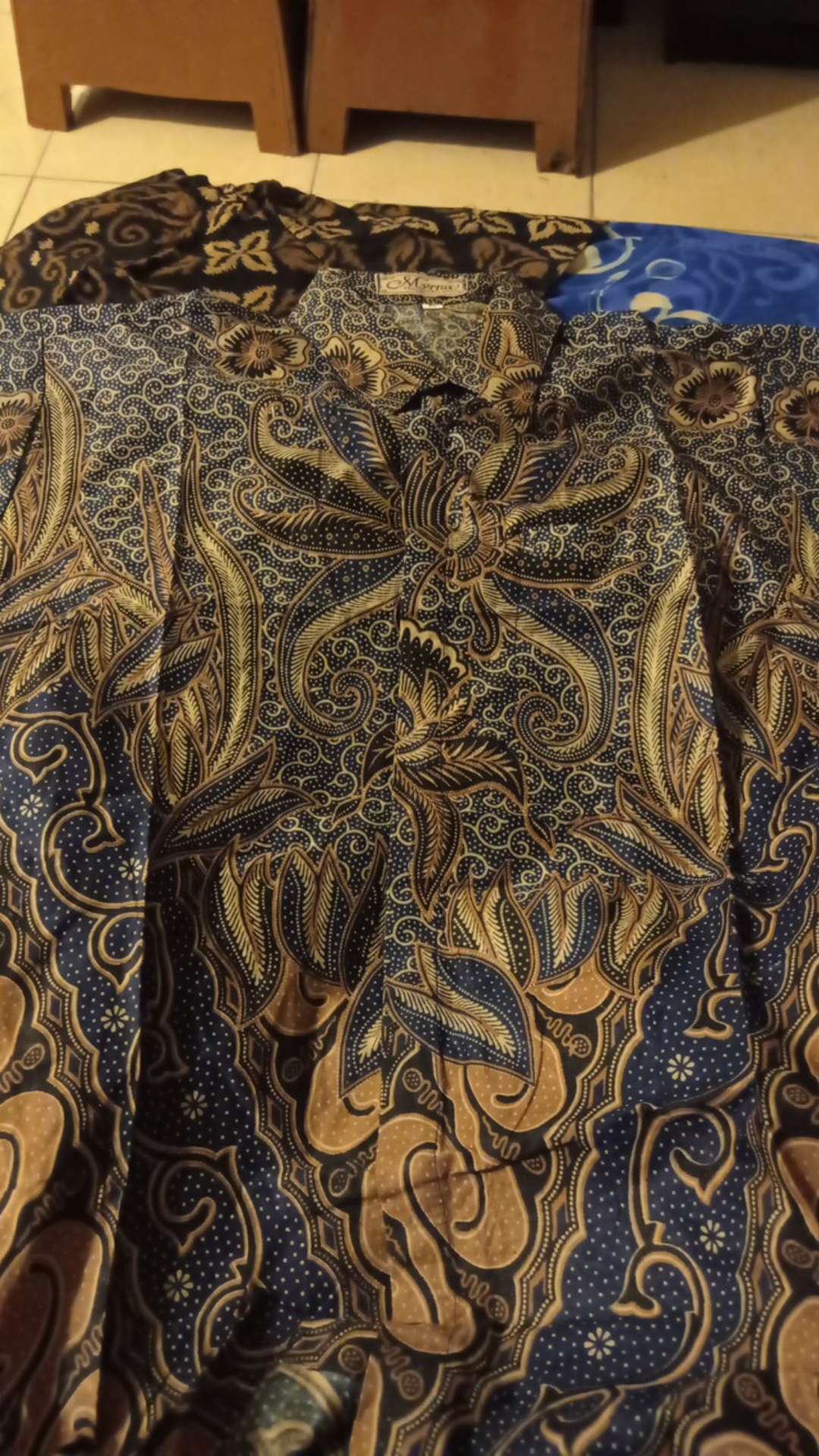 Batik Myrna - Kemeja Batik Lengan Pendek Baju Atasan Pria Ceplok Navy