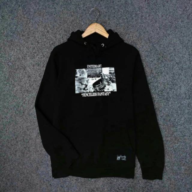 Sweater united hart abstrak