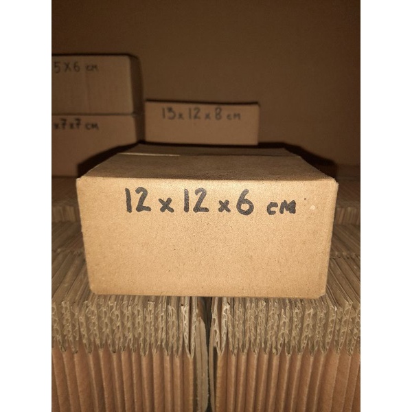 

Kardus 12x12x6 cm baru polos luar dalam