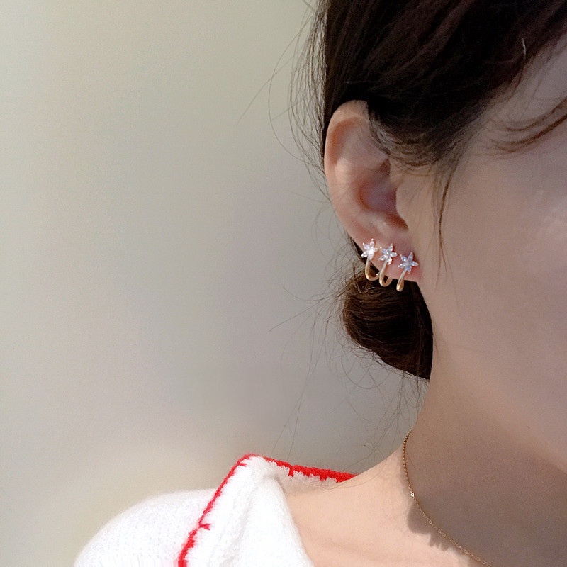 Anting Klip Desain Bunga Kecil Aksen Zirkon Untuk Wanita