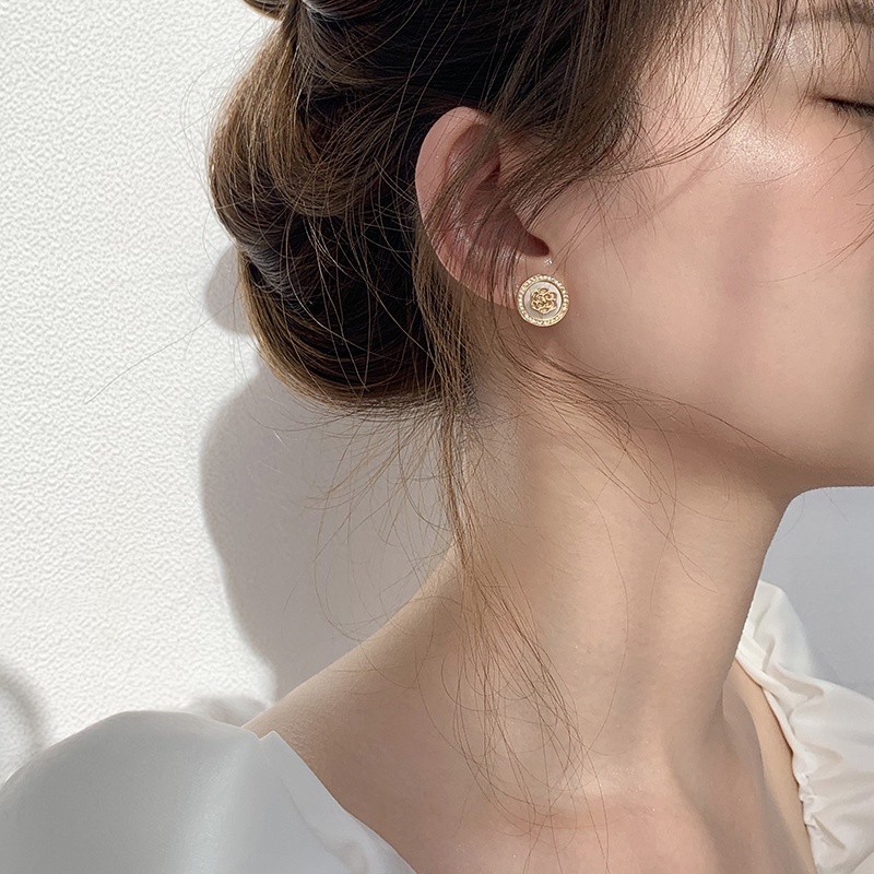 Anting Bulat Mawar Elegan Vintage Untuk Wanita Korea Aksesoris Telinga Mengkilap