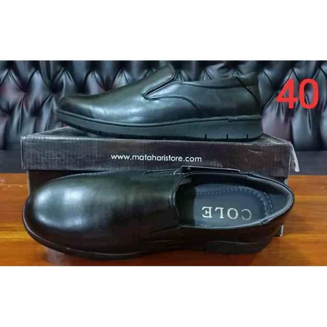 Sepatu formal pria cole