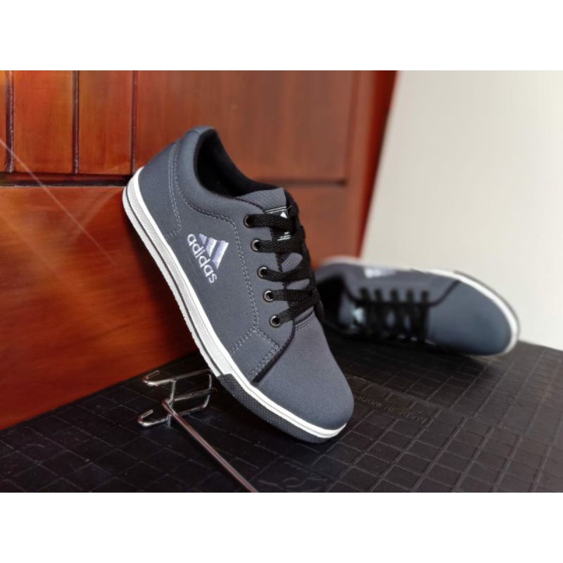 Sepatu Casual Addidassss pria wanita-Abu